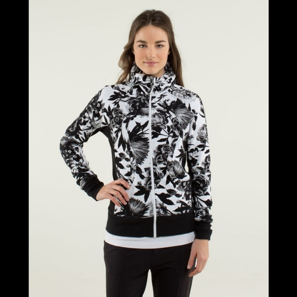 lululemon athletica Jackets & Blazers - EUC Lululemon calm and cozy jacket